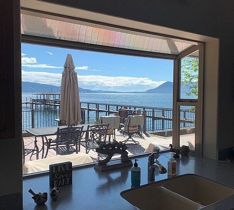 2nd image of 4430 Lakeshore Blvd
