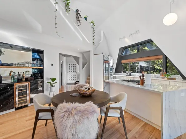 24706 Hutchinson Rd, Los Gatos, CA 95033