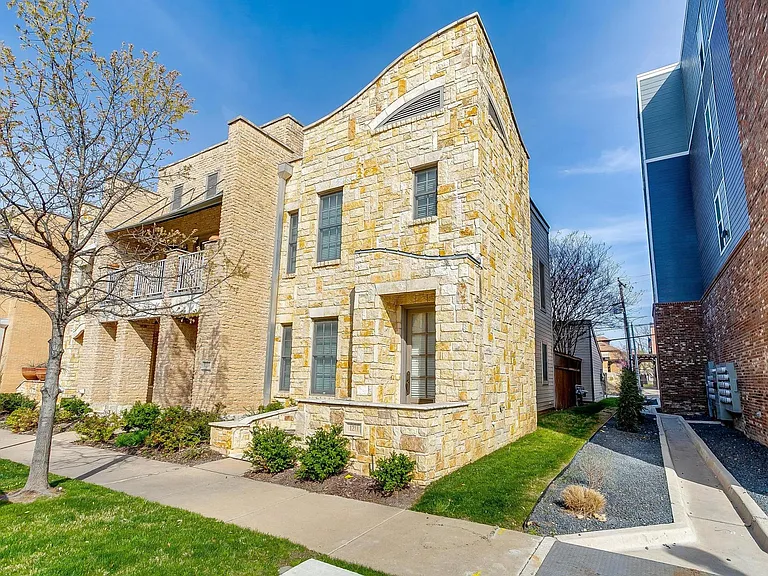 1211 S Adams St — Photo 34