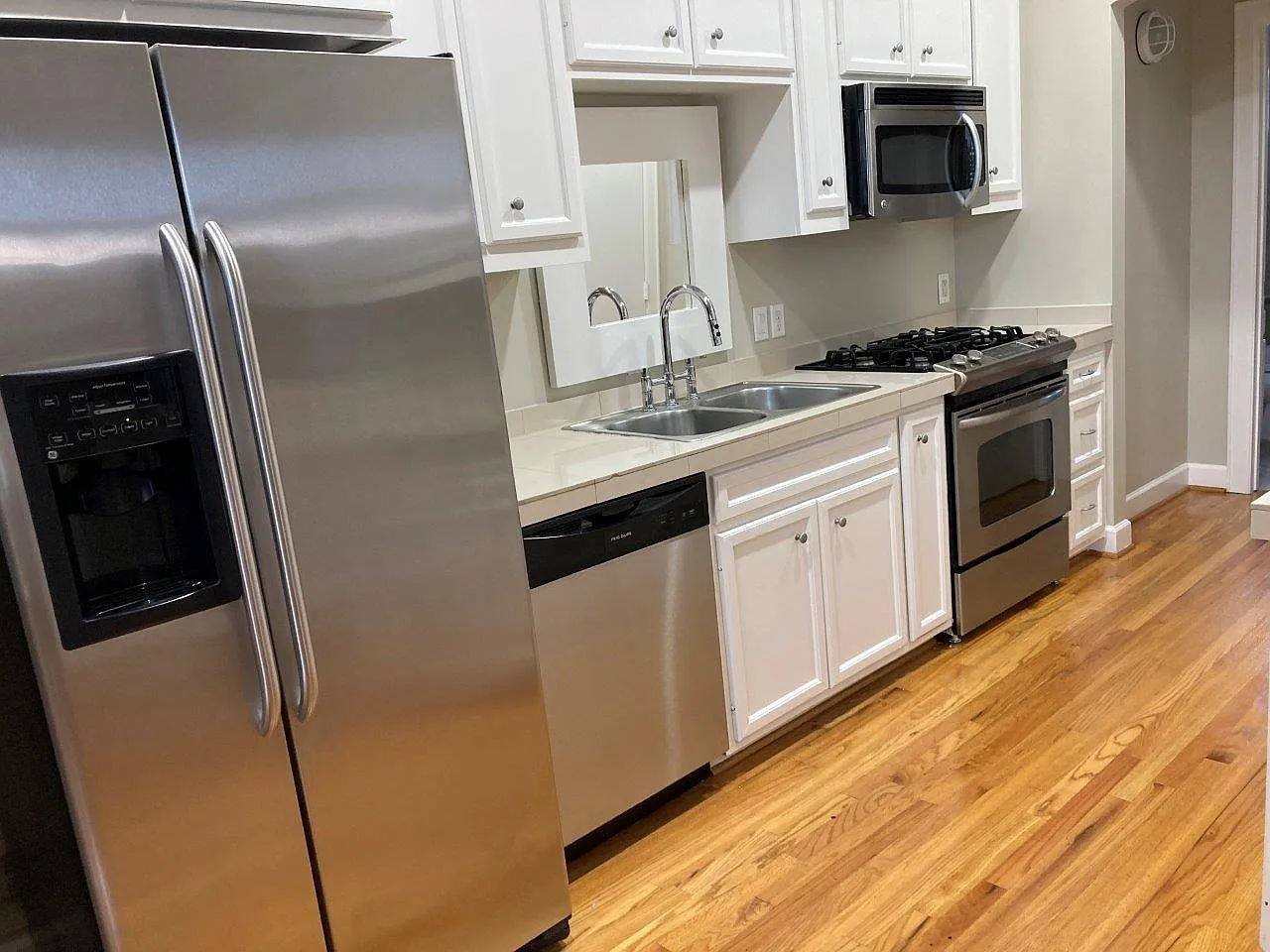 2 bed, 2.0 bath, 1030 sqft, $1,695 — Photo 4