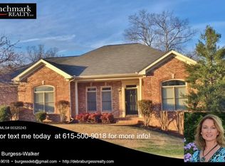 8213 Spring Ridge Dr, Nashville, TN 37221