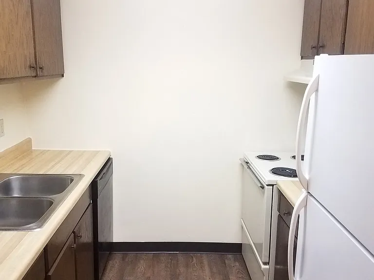 Kimberly Club Apartments — Photo 127
