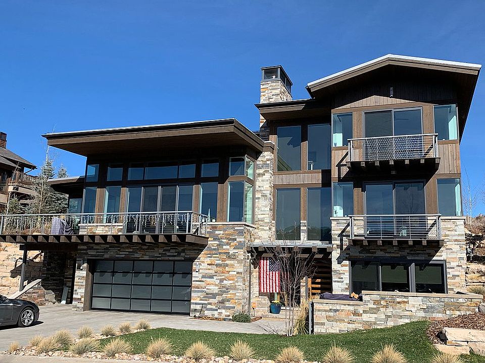 2nd image of 2575 Larkspur Dr