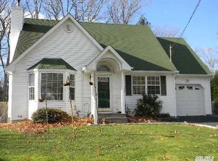 46 Satinwood Rd, Rocky Point, NY 11778