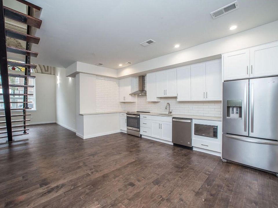 Kitchen & Dining #1