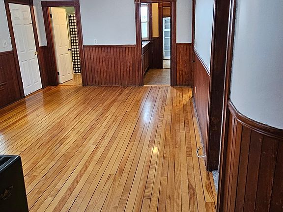 3rd image of 546 Dubuque St #0