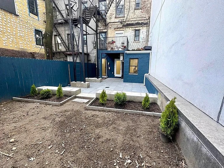 279 S 5th St #1A — Photo 3