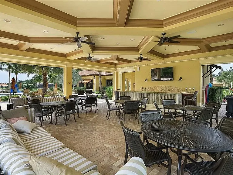 Isla Bella Cir — Photo 10