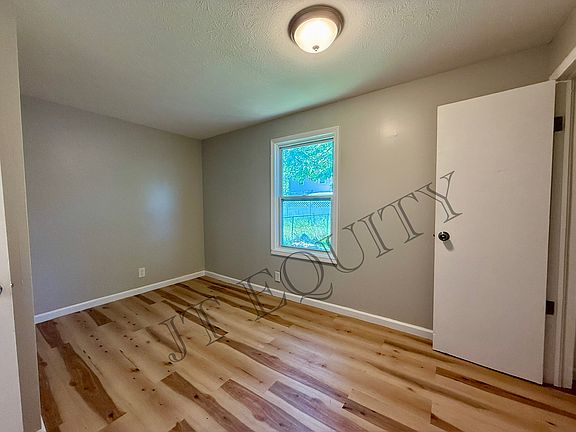 5th image of 634 Pasadena Ave