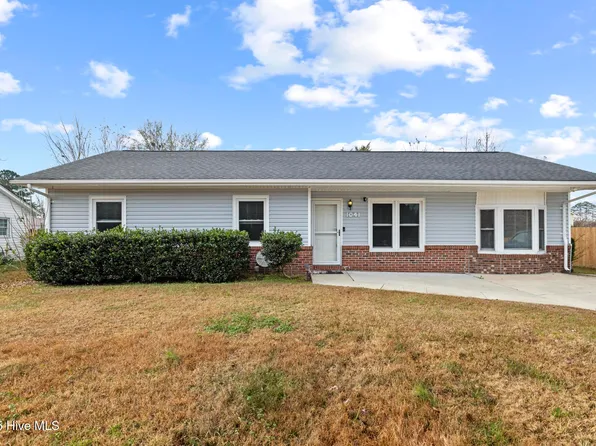 1041 Birchwood Lane, Jacksonville, NC 28546