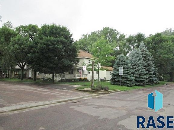 2nd image of 451 N 5th Ave