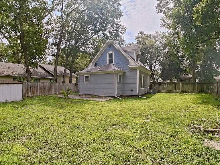 522 Colorado St — Photo 10