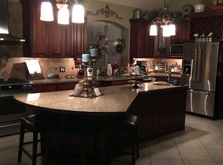 310 Farm Dr, Bridge City, TX 77611