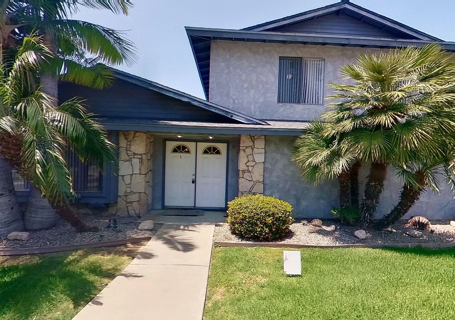 121 Greentree Ln — Photo 1