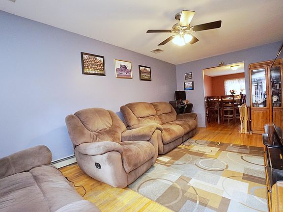 5th image of 55 Bedell Ave