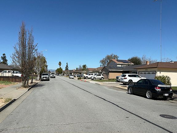 5th image of 1855 Cushman St