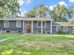 4405 Canterbury Ln, Davenport, IA