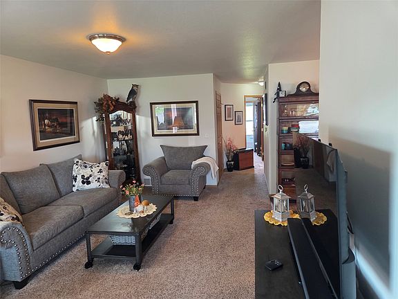 3rd image of 107 Pine Ridge Drive