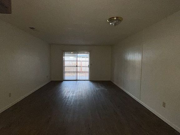 5th image of 2434-2440 W Caldwell Ave #2436