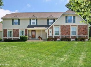 7511 Caenen Lake Rd, Lenexa, KS 66216