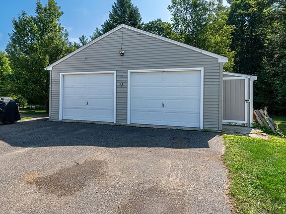 3rd image of 9 Cammett Drive