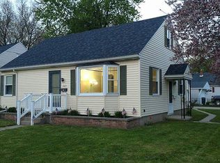 203 Caroline St, Essexville, MI