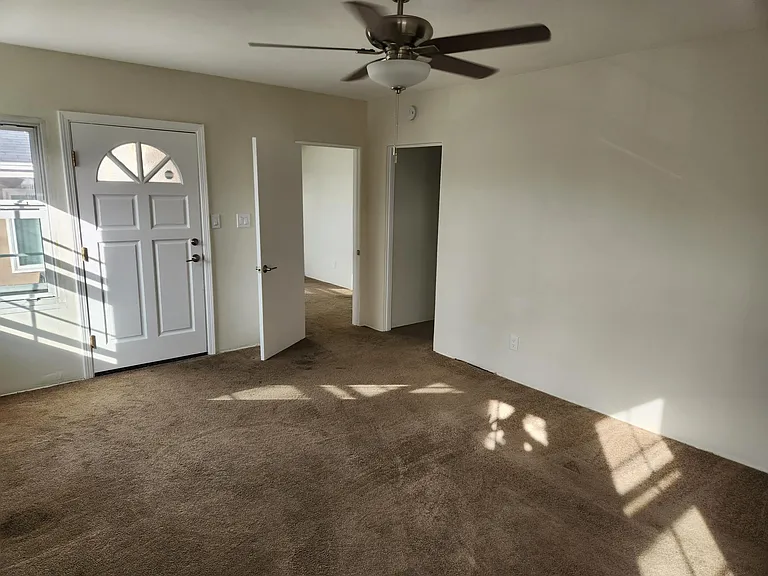 132 Ivy St — Photo 3