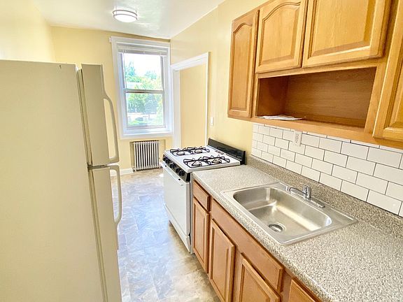 3rd image of 162 Park Ave APT E6
