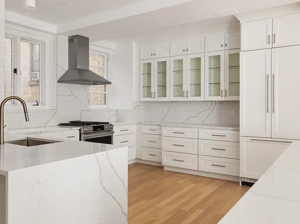 901 Lexington Avenue image 10 of 20