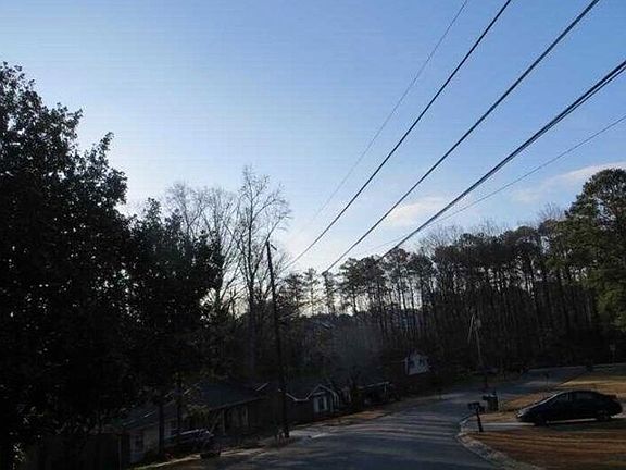 Exterior Neighborhood (street photo)