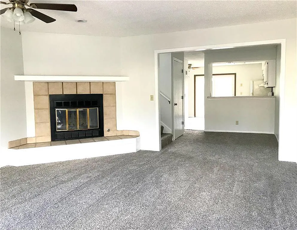 3 bed, 2.5 bath, 1920 sqft, $2,350 — Photo 3