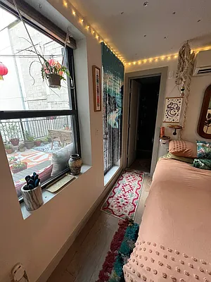 Rented by Delmark Realty LLC | media 44