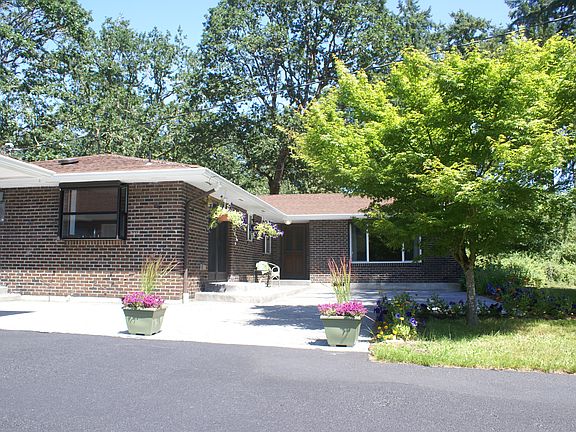 Huge front & side patio