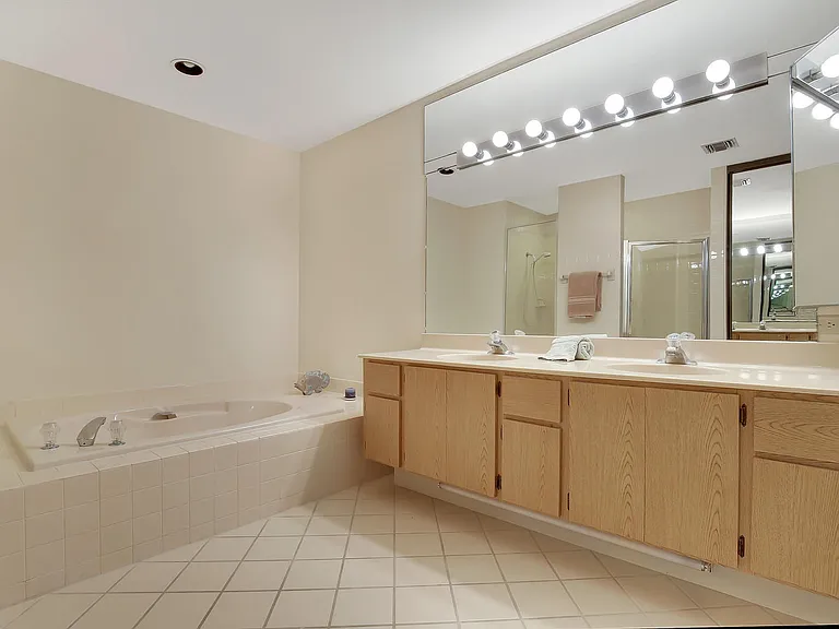 211 E River Park Dr — Photo 16