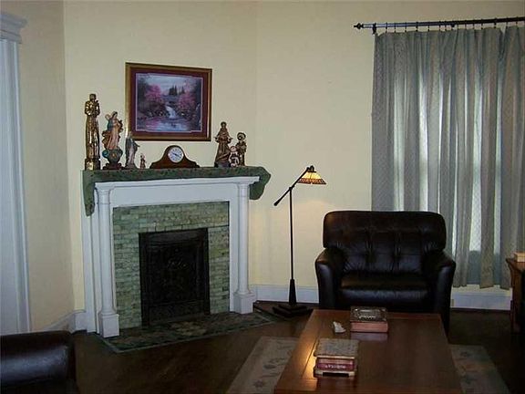 4th image of 2910 Guilford Ave