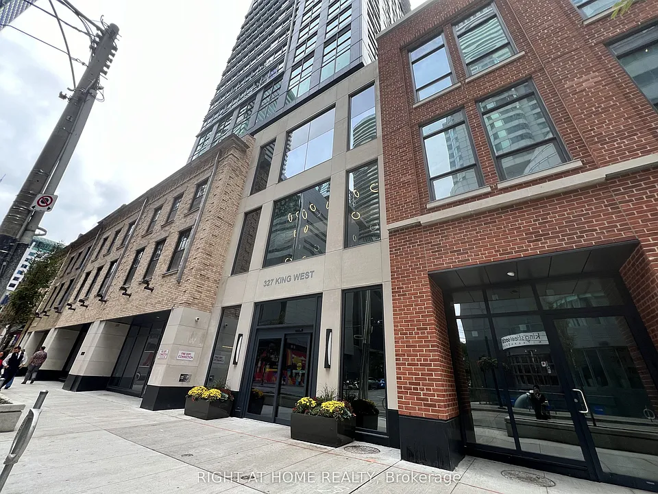 327 King St W #2301