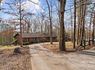 2535 Fire Department St, Newton, NC 28658