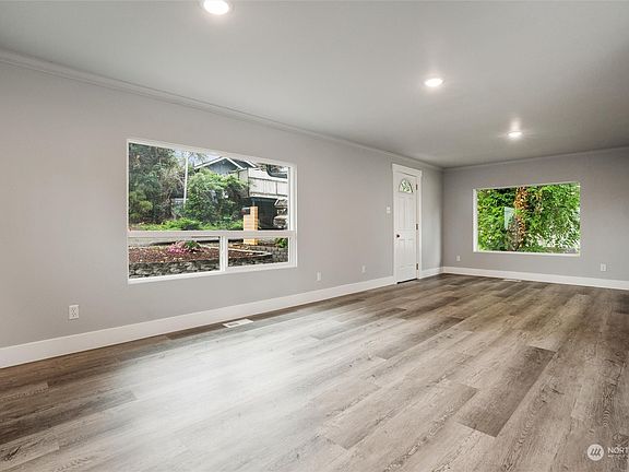 5th image of 320 Charlotte Avenue W