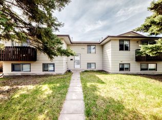 7705 41st Ave NW #C, Calgary, AB T3B1X7