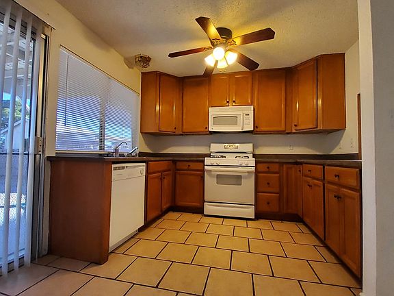 5th image of 4086 Arrowood Dr