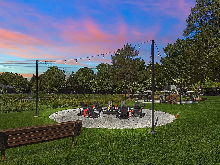 Woodlake Apartments — Photo 25