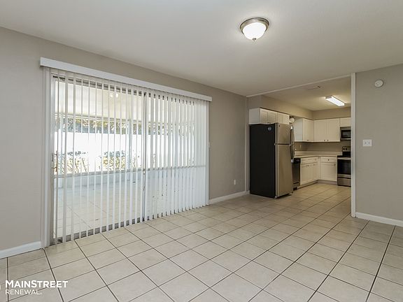 4th image of 1270 E Fowler Dr