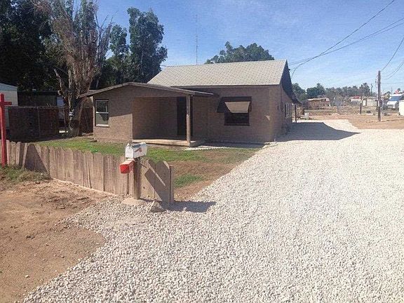 3rd image of 824 S George Belle Ave