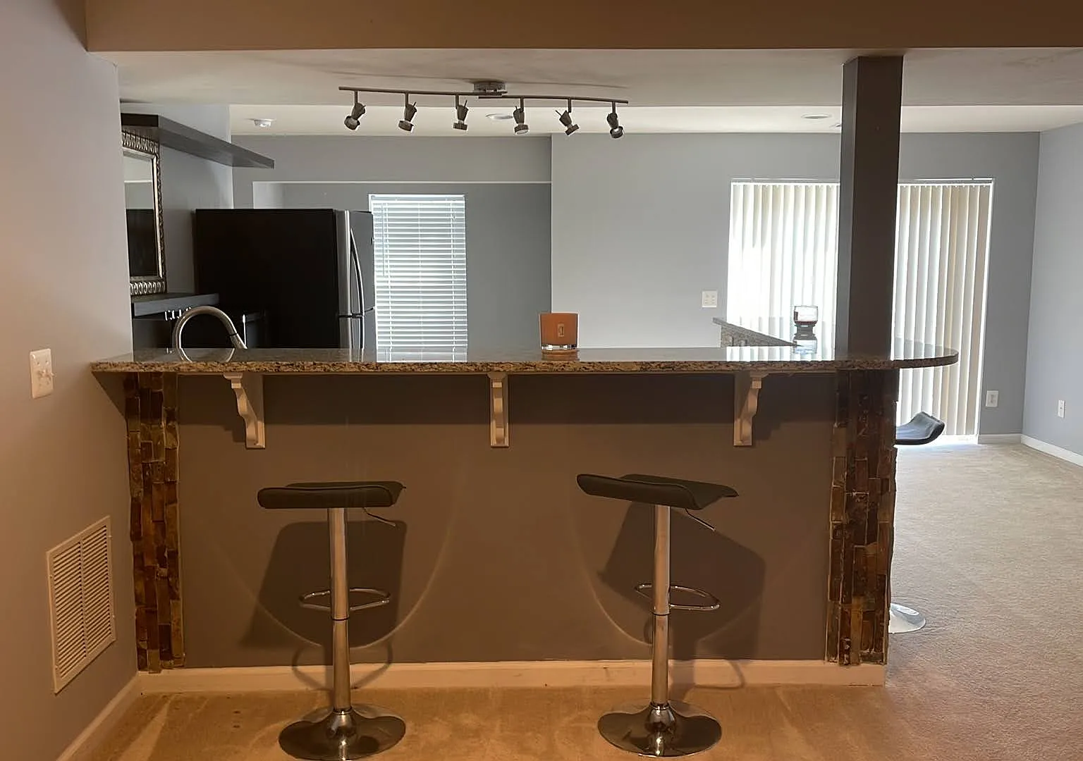 Bedford Cove Ln, Lake Ridge — Photo 1
