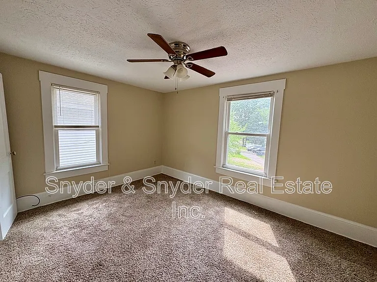 2307 & 2309 SW 22nd St SW — Photo 13
