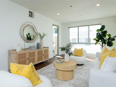 817 N Alfred St APT 205, Los Angeles, CA, 90069