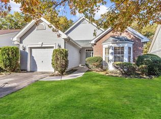 20 Symphony Ave, Bayville, NJ 08721