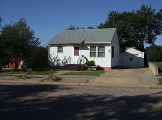 707 3rd Ave W, Lemmon, SD 57638