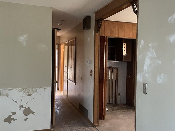 5th image of 2814 Avenue L