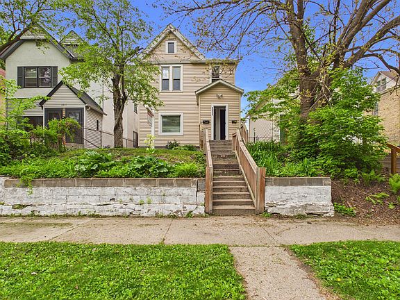 2nd image of 2633 Taylor St NE
